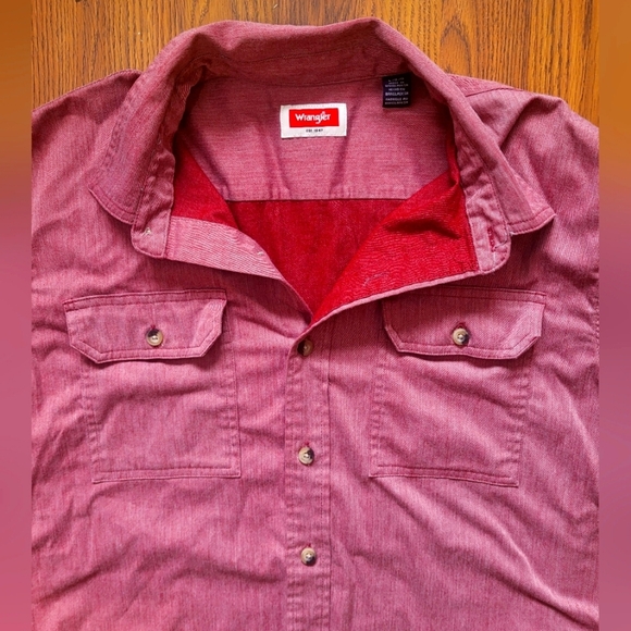 Wrangler Shirt Men's L Red Button Relaxed All Day Comfort Epic Soft Western - Picture 5 of 10